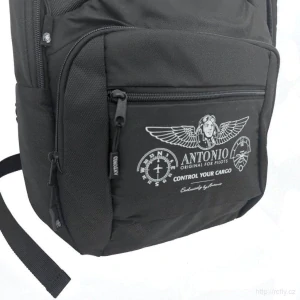 Antonio Batoh na notebook AVIONICS