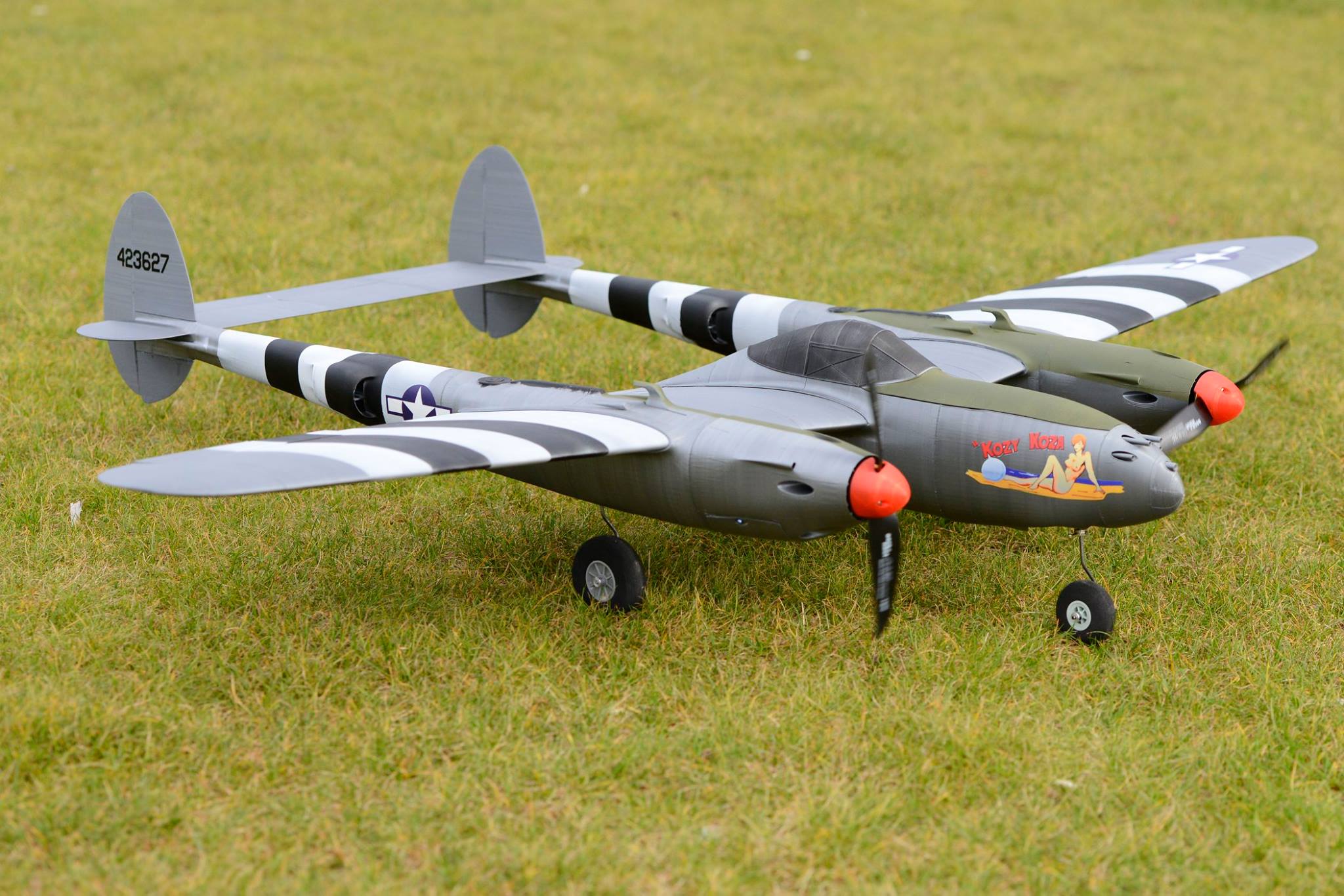 3D vytištěný model Lockheed P-38 Lightning (verze: stříbrný+možnost podvozku)