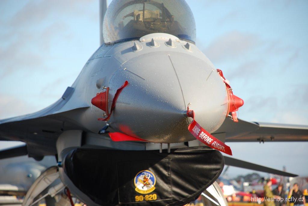 REMOVE BEFORE FLIGHT- klíčenka